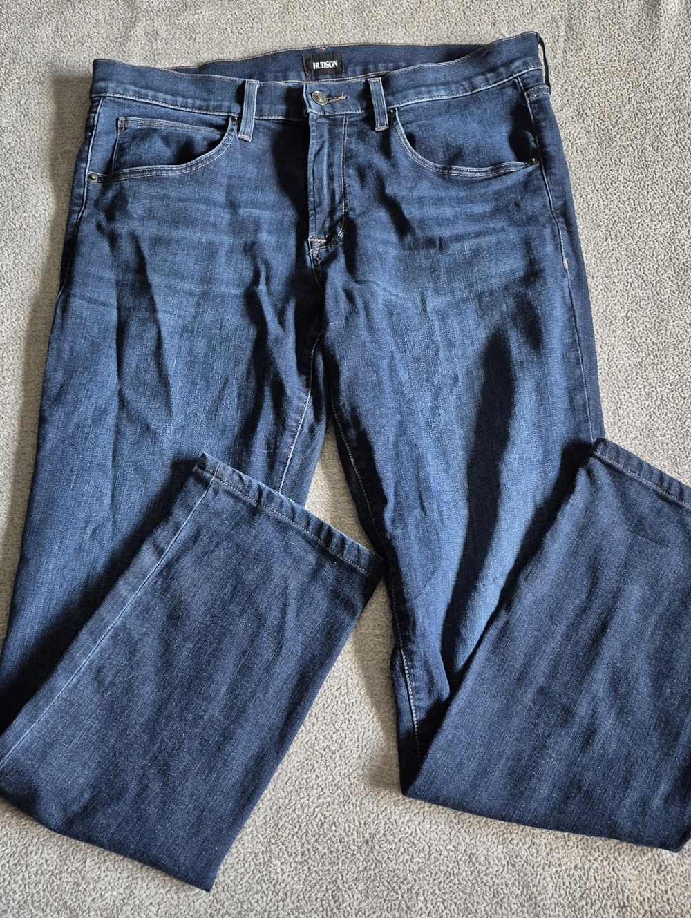 Hudson Byron five pocket straight Dark Wash 33 Stretch, no stains or blemishes,